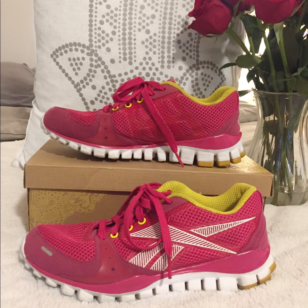 LIKE NEW!! Reebok Running Sneakers